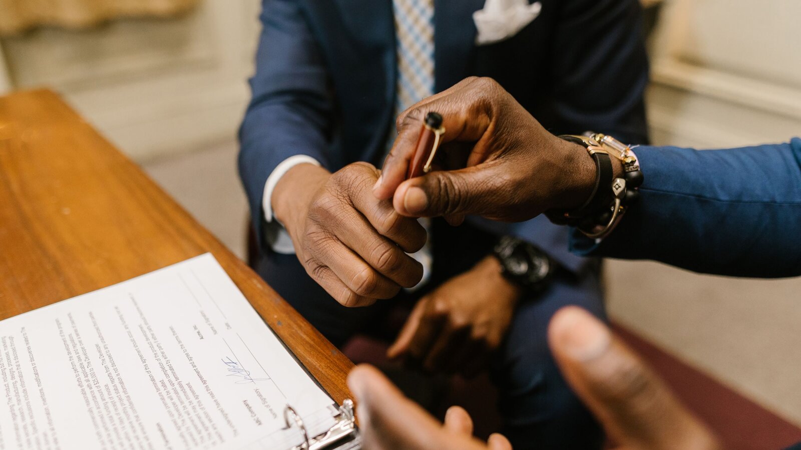 Directeur industriel, signature d'une mission de recrutement